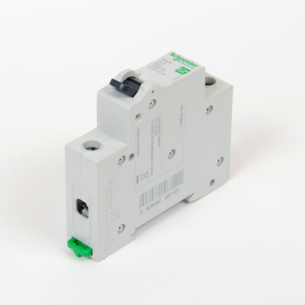  | Easy9, 1p, 20А, кривая B, 4,5кА — Автоматический выключатель, Schneider Electric